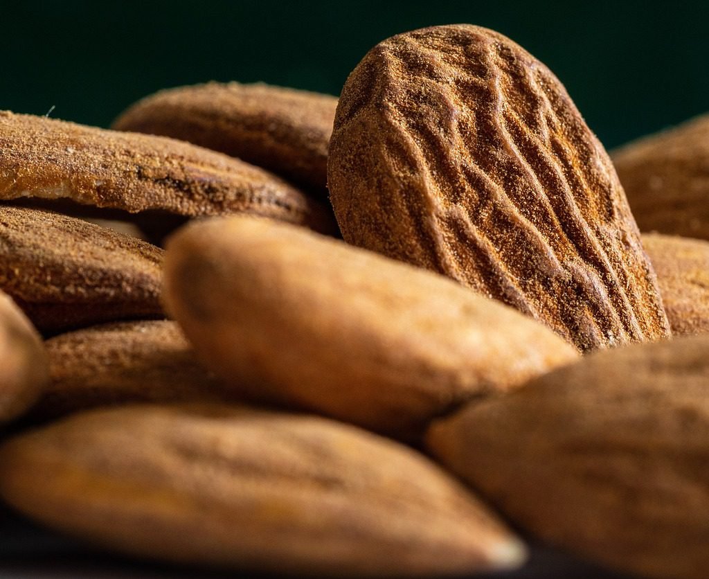 almond-5120350_1280
